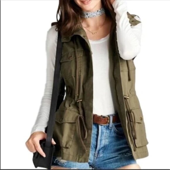 Love Tree Women's Army Green Hooded Utility Vest - Picture 1 of 7